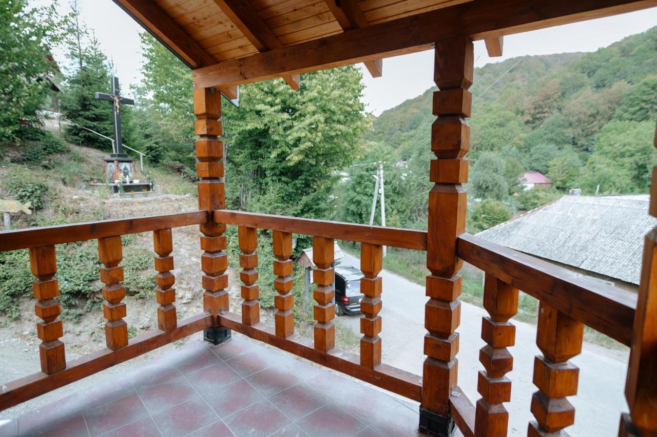 Садиба Над Потоком Lumşorî Exterior foto
