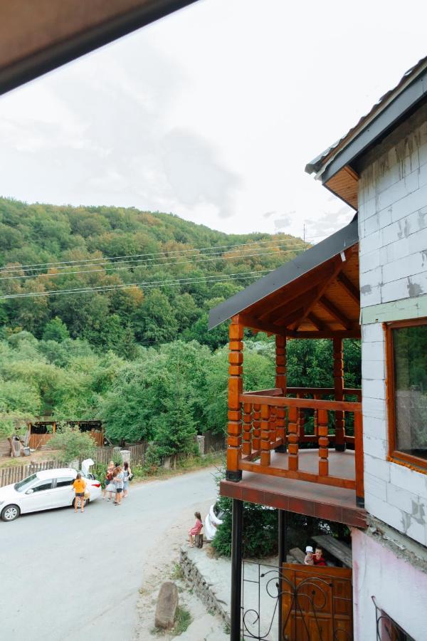 Садиба Над Потоком Lumşorî Exterior foto