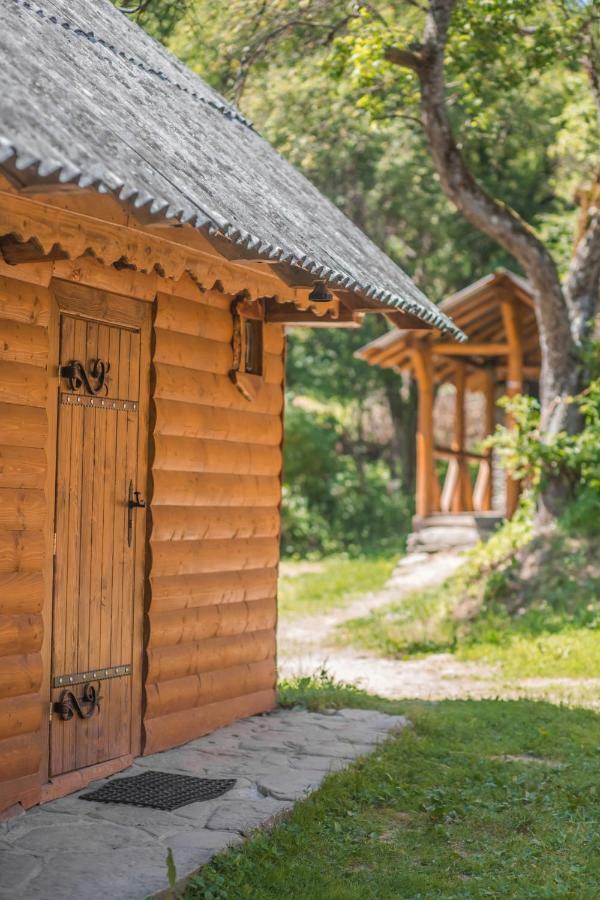 Садиба Над Потоком Lumşorî Exterior foto